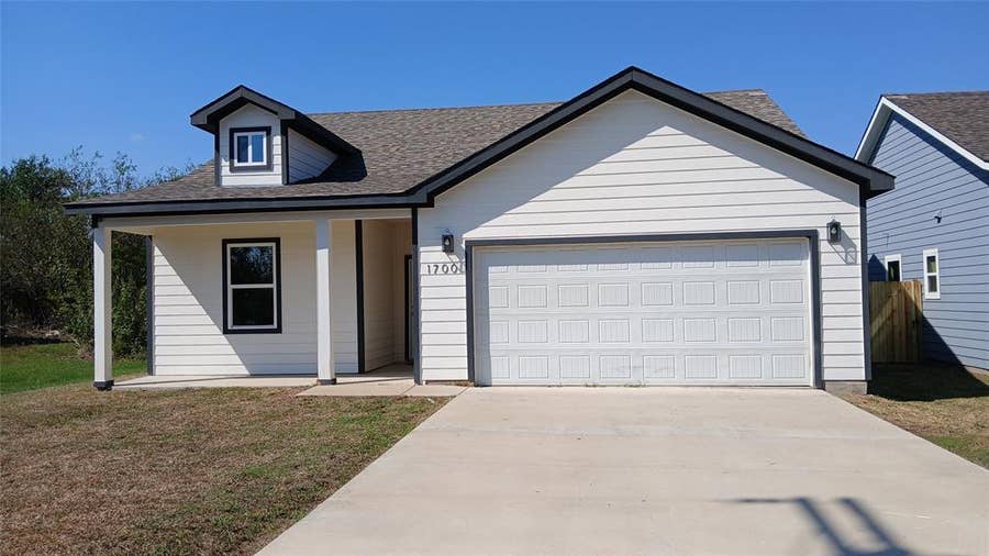 Property photo for 1700 E 10TH Avenue, Corsicana, TX