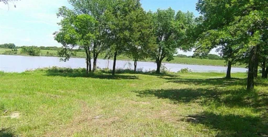 293 Zebrastone Way, Poolville, TX 76487
