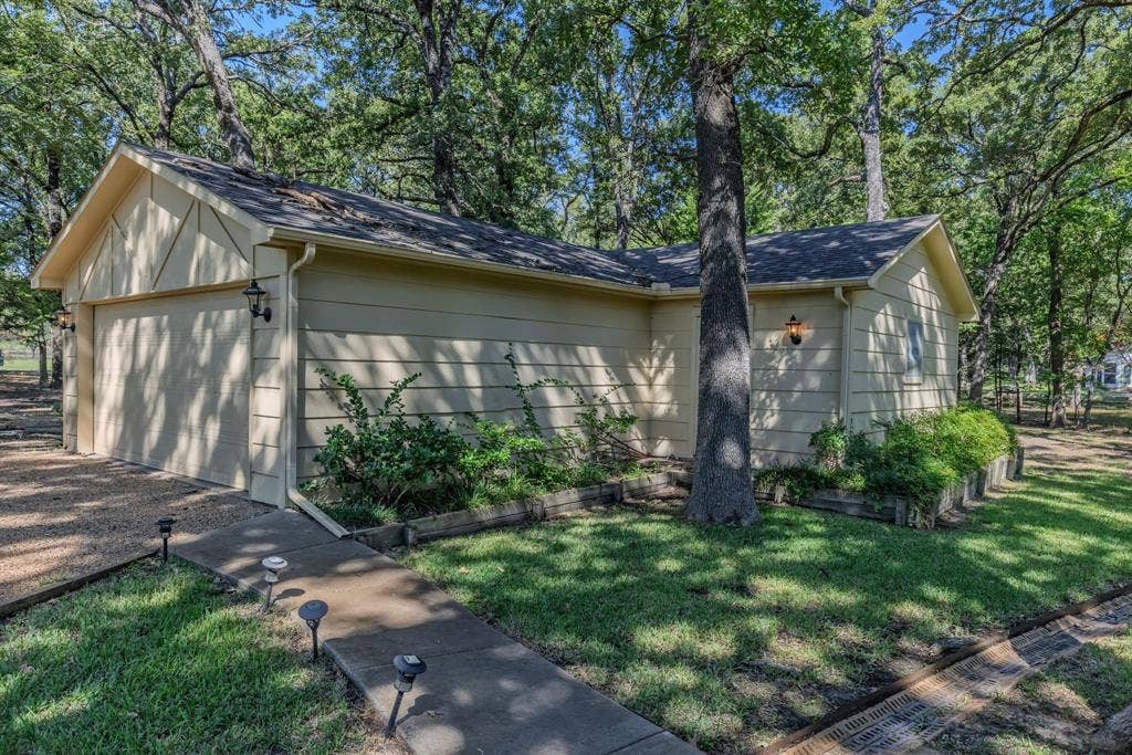 703 Private Road 3141, Greenville, TX 75402 703 Private Road 3141, Greenville, TX 75402