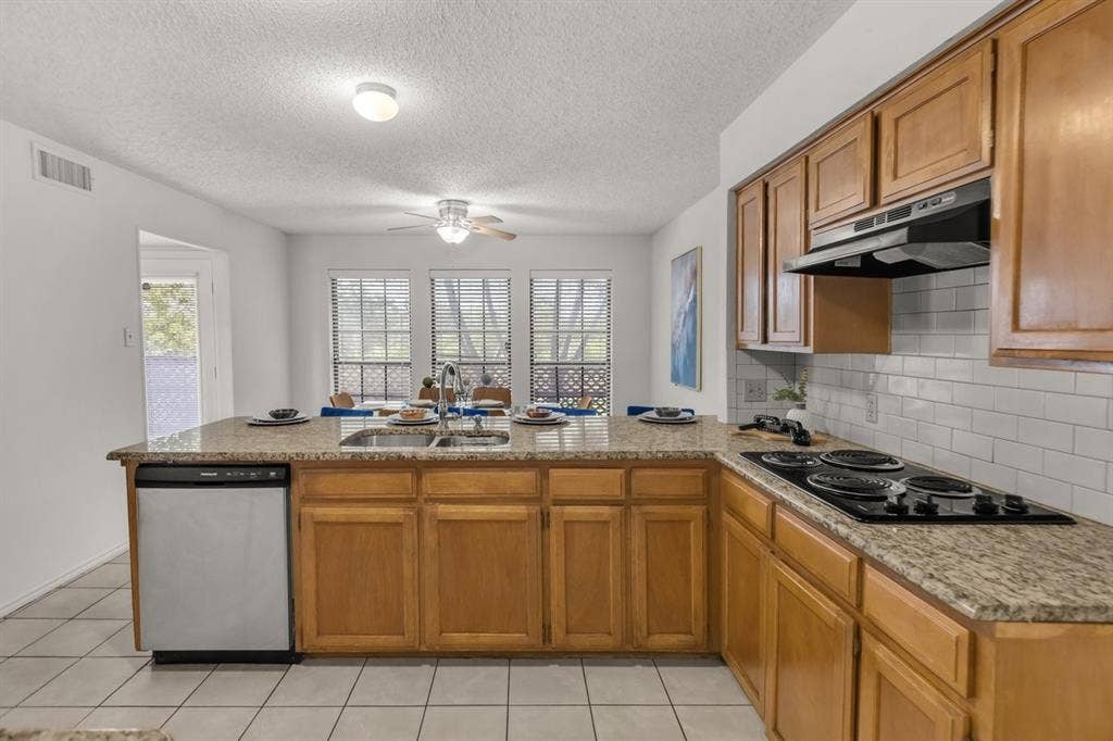 554 Briarcliff Drive, Garland, TX 75043