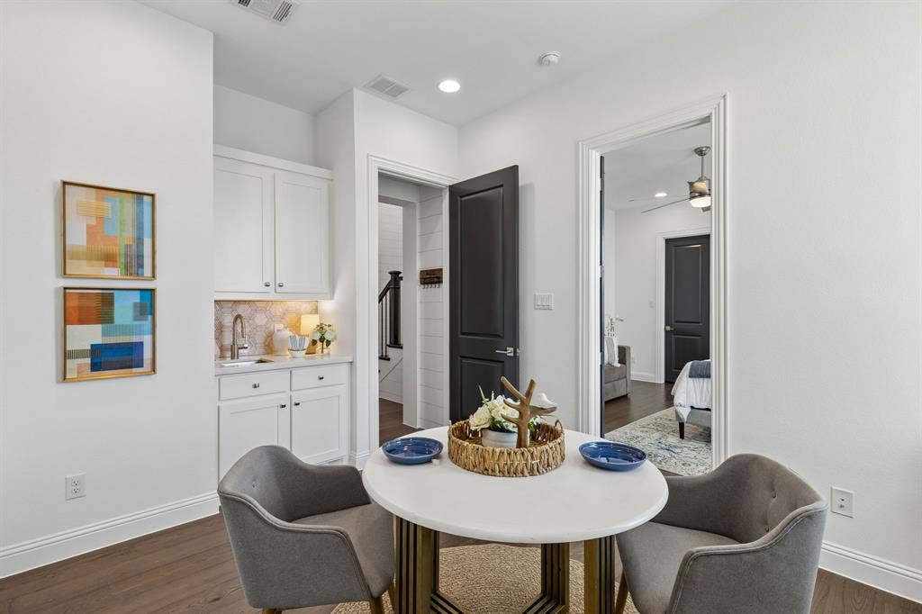 Flex space- Casita living, in-law suite, or office and workout- many possiblities