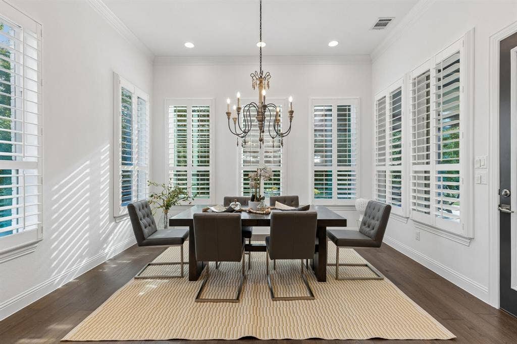 Stunning Dining Area - access to outdoor living.