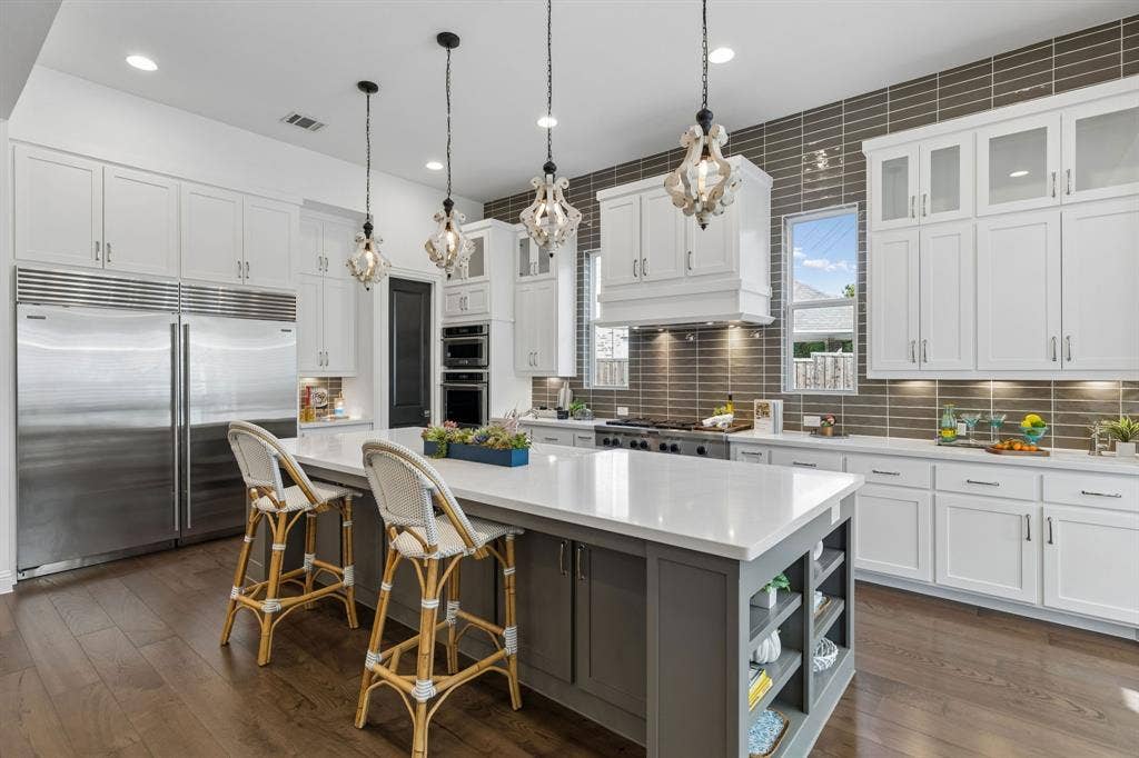 Sunny and Bright- This is the hub of the home!