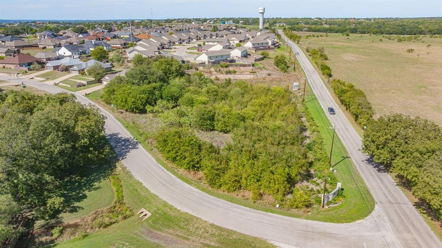 Property photo for 1000 Meander Road, Granbury, TX