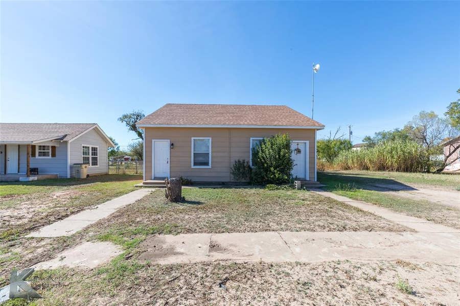 Property photo for 344 SW Avenue A, #A, Hamlin, TX