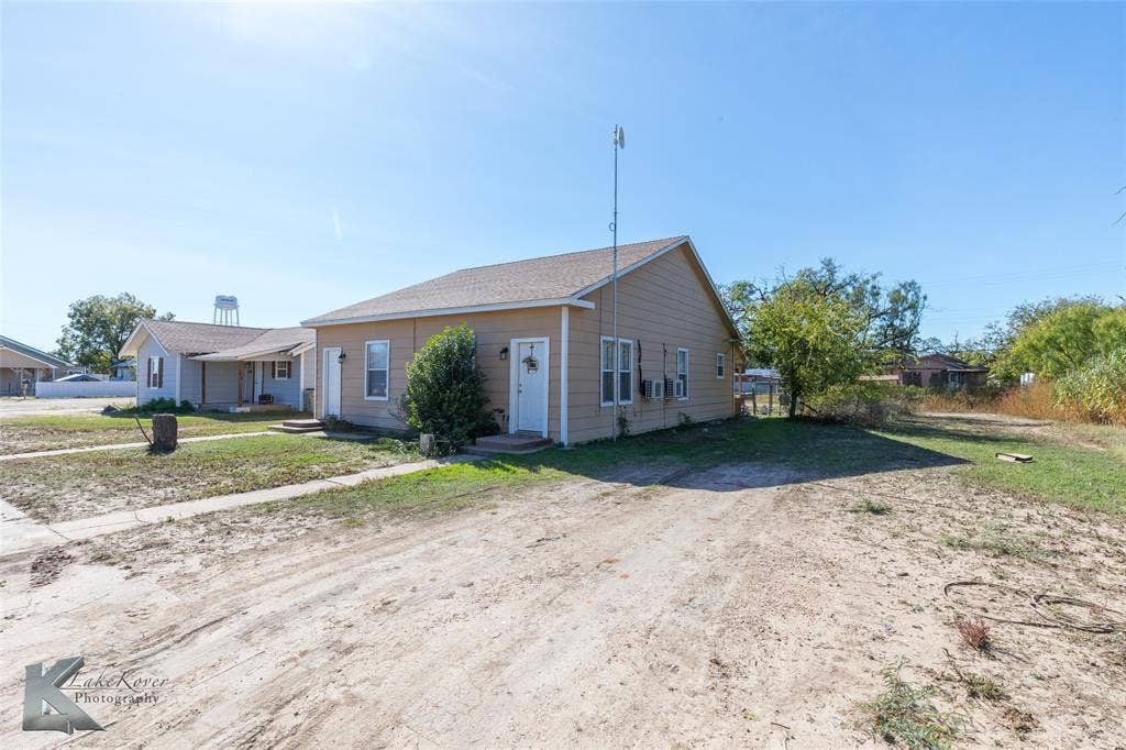344 SW Avenue A, #A, Hamlin, TX 79520