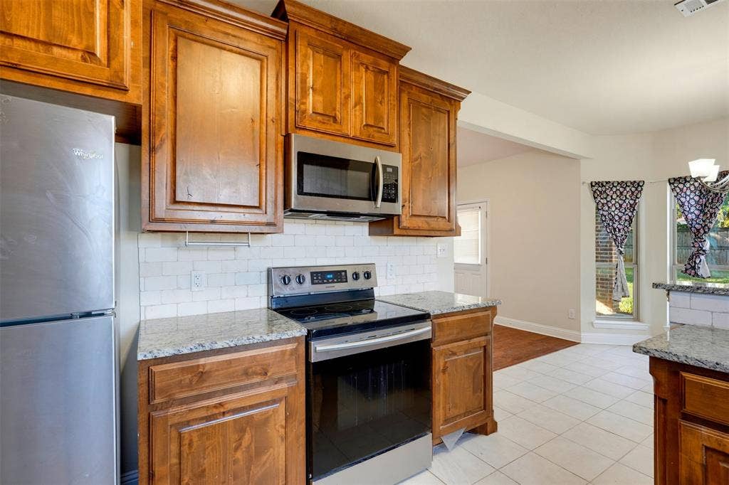 4721 Woodview Lane, Forest Hill, TX 76140