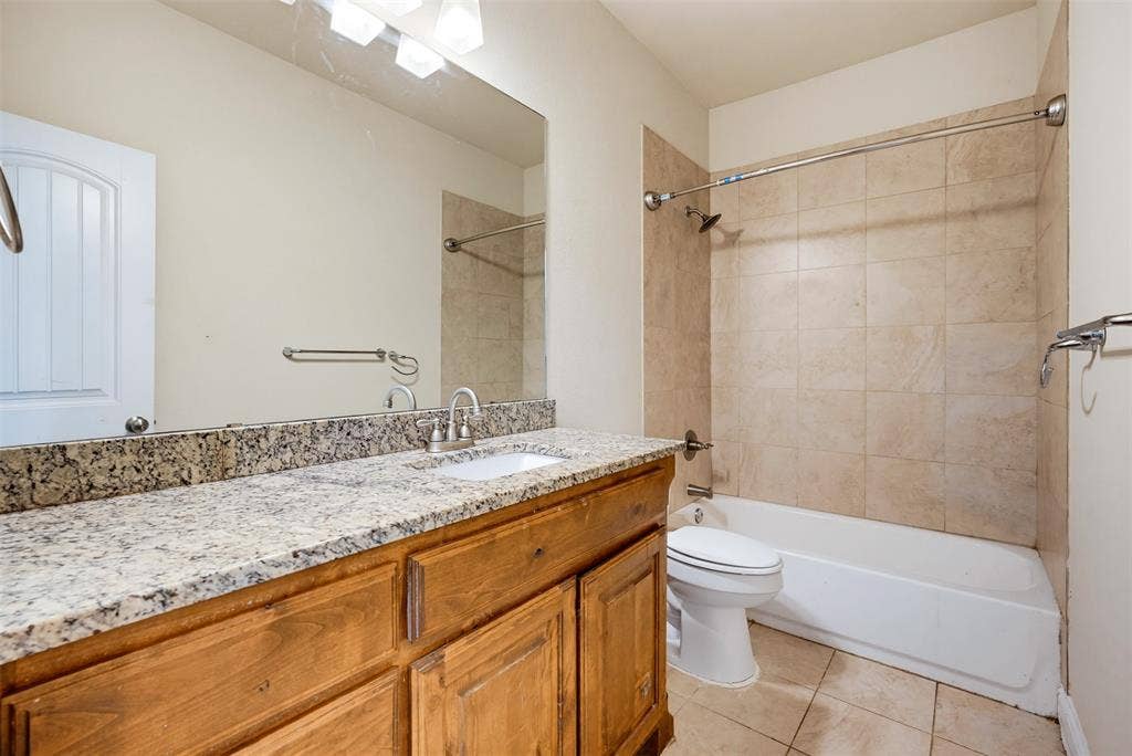 4721 Woodview Lane, Forest Hill, TX 76140