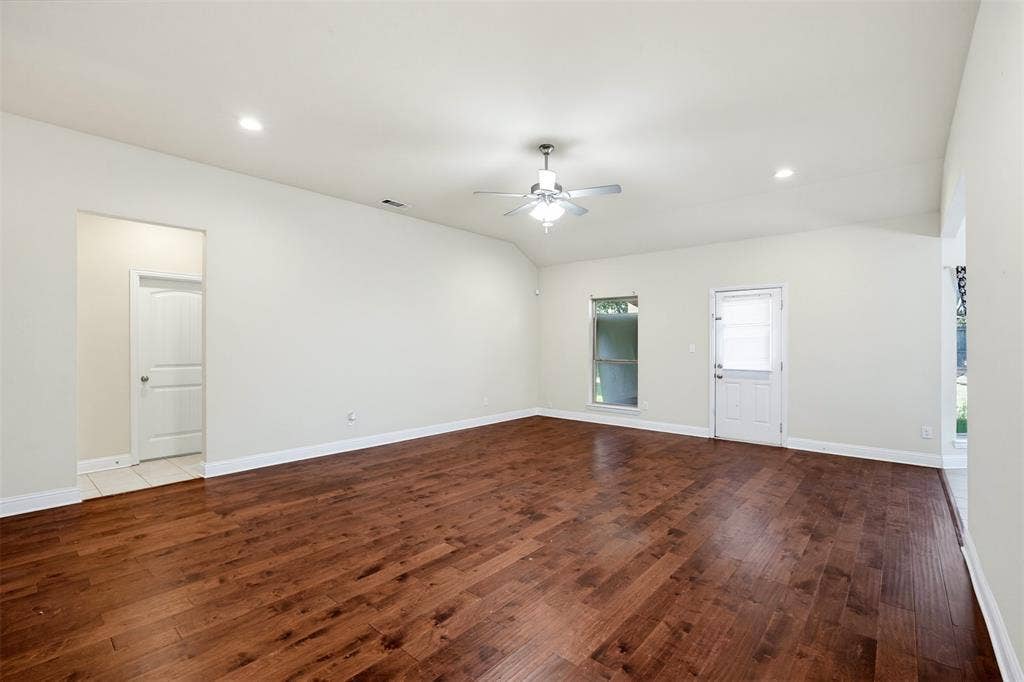 4721 Woodview Lane, Forest Hill, TX 76140