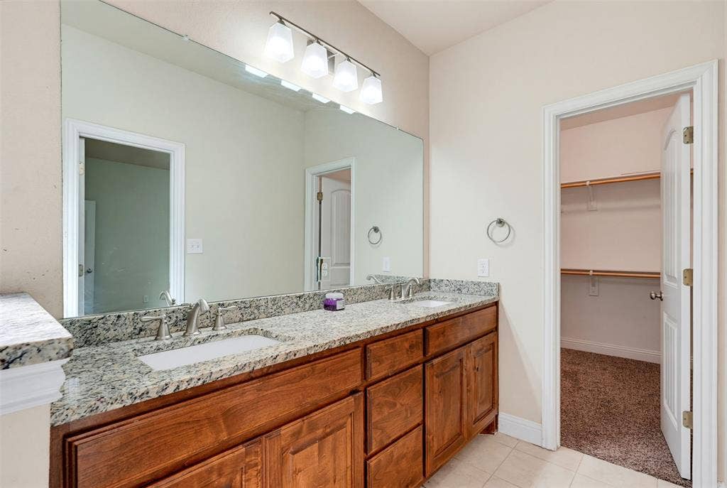 4721 Woodview Lane, Forest Hill, TX 76140