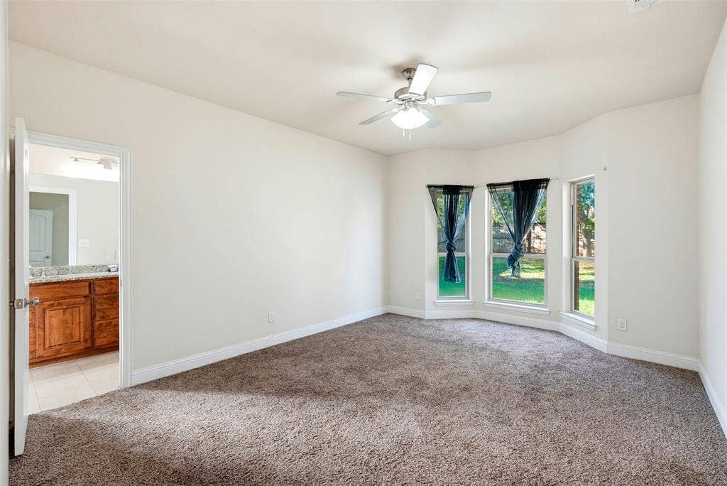 4721 Woodview Lane, Forest Hill, TX 76140