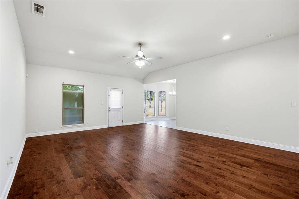 4721 Woodview Lane, Forest Hill, TX 76140