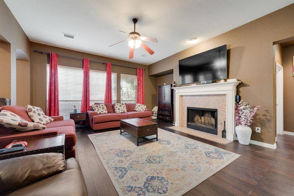 6011 Crestridge Lane, Sachse, TX 75048