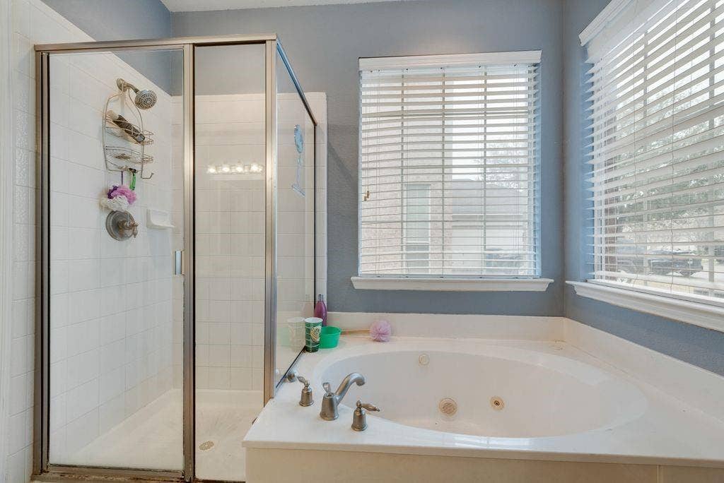 6011 Crestridge Lane, Sachse, TX 75048