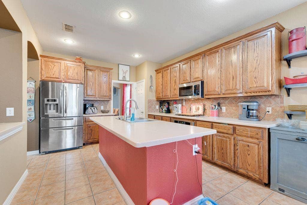 6011 Crestridge Lane, Sachse, TX 75048