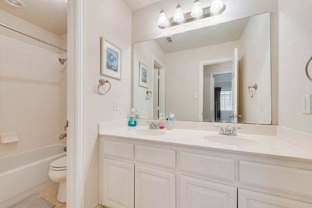 6011 Crestridge Lane, Sachse, TX 75048