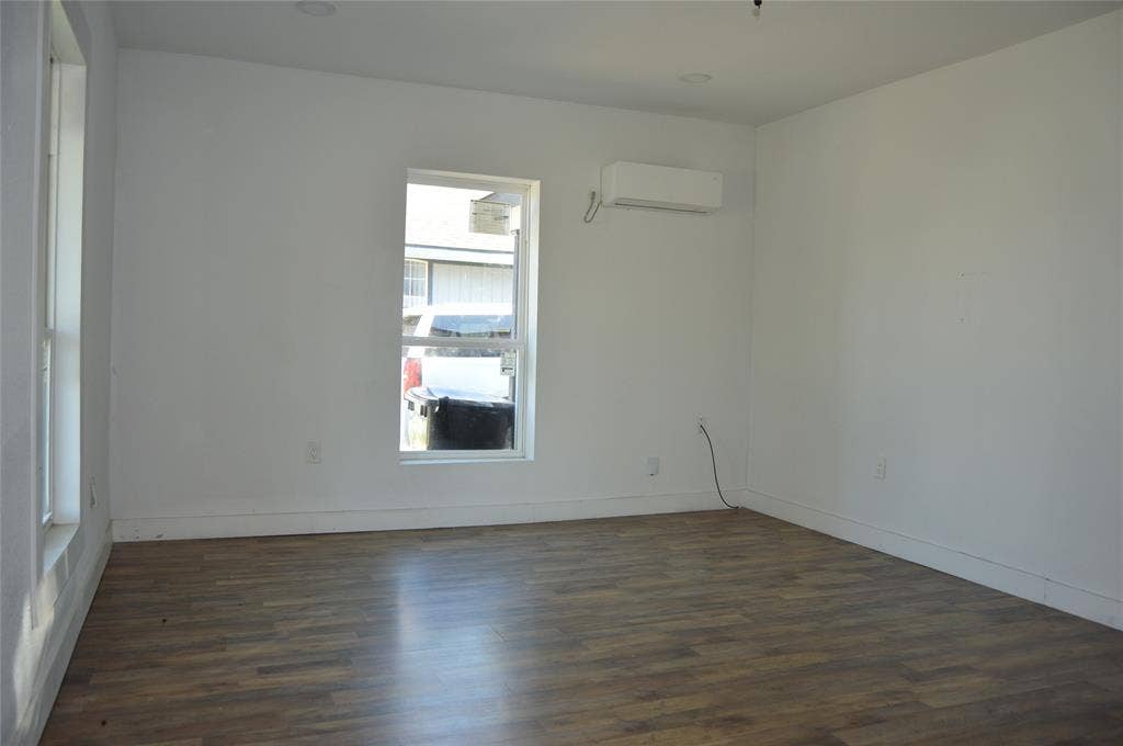 1613 Jones Street, Greenville, TX 75401 1613 Jones Street, Greenville, TX 75401