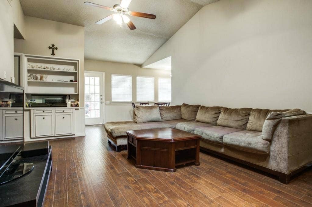 3801 Eugene Court N, Irving, TX 75062 3801 Eugene Court N, Irving, TX 75062