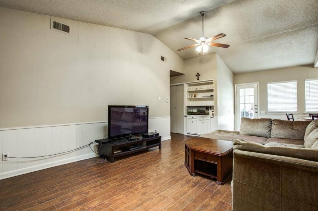 3801 Eugene Court N, Irving, TX 75062 3801 Eugene Court N, Irving, TX 75062