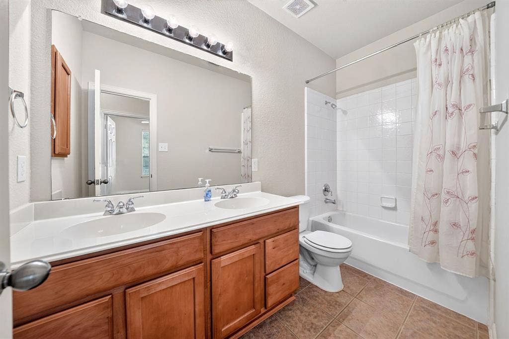 2923 Tangleglen Drive, Rockwall, TX 75032 2923 Tangleglen Drive, Rockwall, TX 75032