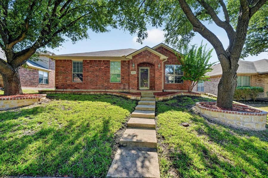 Property photo for 2923 Tangleglen Drive, Rockwall, TX