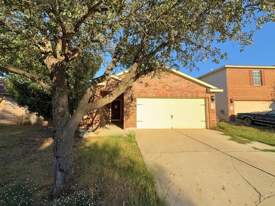 Property photo for 10009 Iron Ridge Drive, Fort Worth, TX