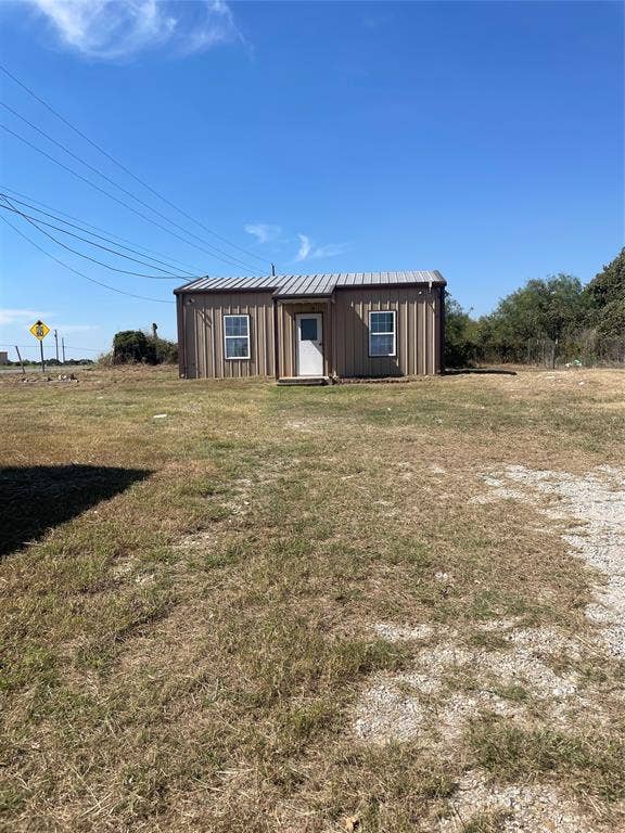 9990 Mineral Wells Highway, Weatherford, TX 76088 1/1 home needs work