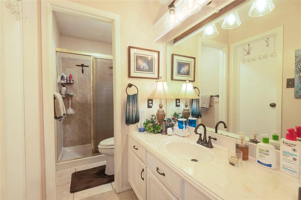 1909 Linda Lane, Richardson, TX 75081 1909 Linda Lane, Richardson, TX 75081
