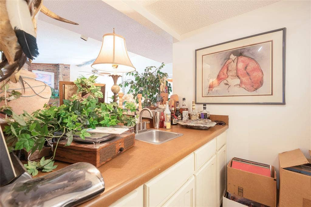 1909 Linda Lane, Richardson, TX 75081 1909 Linda Lane, Richardson, TX 75081
