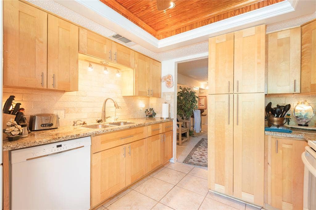1909 Linda Lane, Richardson, TX 75081 1909 Linda Lane, Richardson, TX 75081