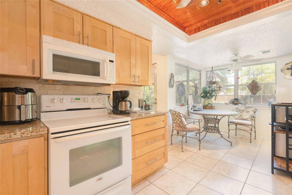 1909 Linda Lane, Richardson, TX 75081 1909 Linda Lane, Richardson, TX 75081