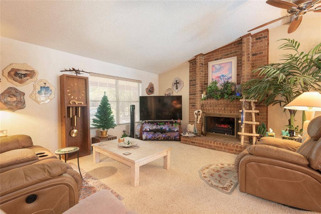 1909 Linda Lane, Richardson, TX 75081 1909 Linda Lane, Richardson, TX 75081