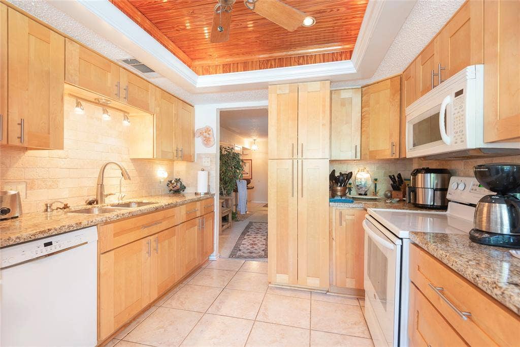1909 Linda Lane, Richardson, TX 75081 1909 Linda Lane, Richardson, TX 75081