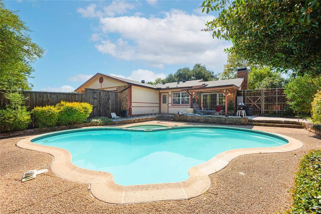 1909 Linda Lane, Richardson, TX 75081 1909 Linda Lane, Richardson, TX 75081