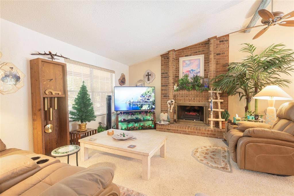 1909 Linda Lane, Richardson, TX 75081 1909 Linda Lane, Richardson, TX 75081