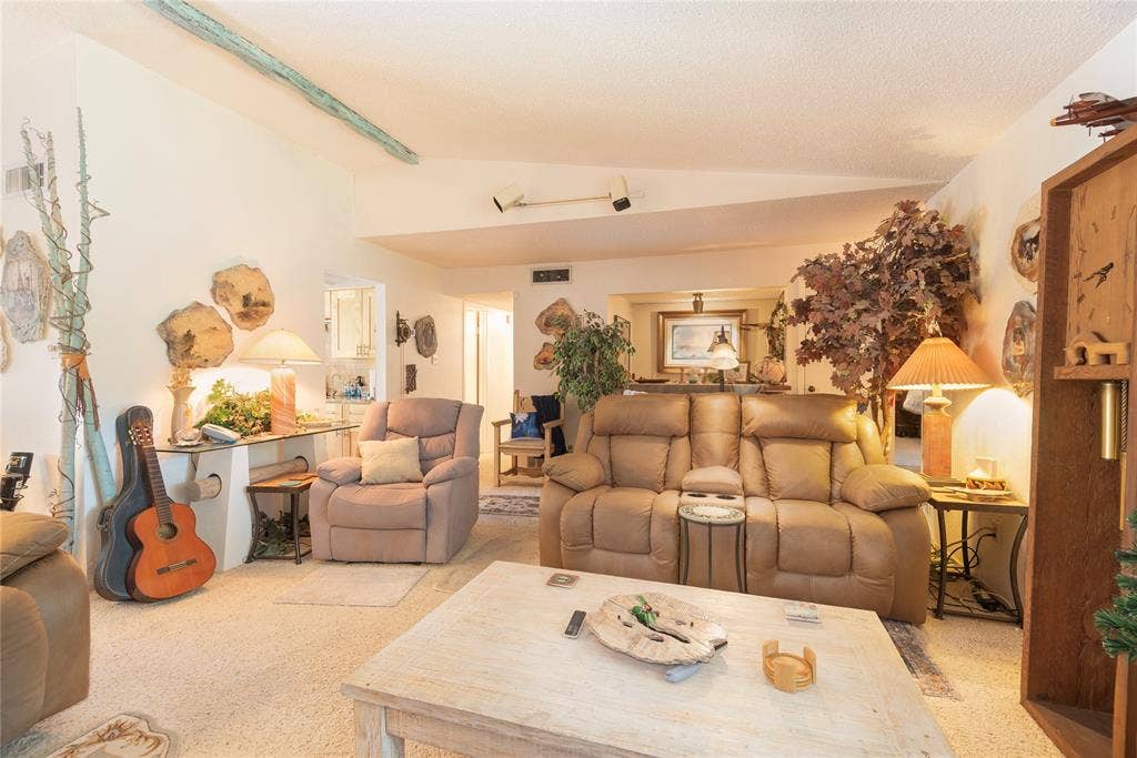 1909 Linda Lane, Richardson, TX 75081 1909 Linda Lane, Richardson, TX 75081
