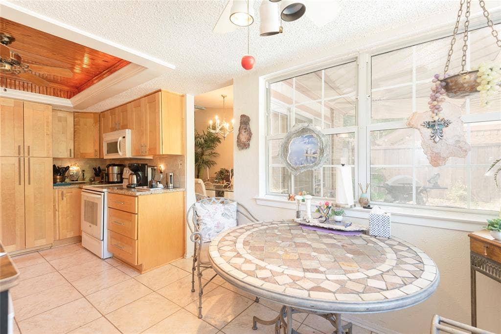 1909 Linda Lane, Richardson, TX 75081 1909 Linda Lane, Richardson, TX 75081