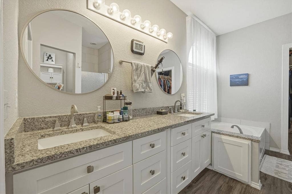 322 Sweet Leaf Lane, Lake Dallas, TX 75065 322 Sweet Leaf Lane, Lake Dallas, TX 75065