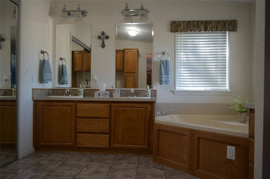 298 County Road 1700, Clifton, TX 76634