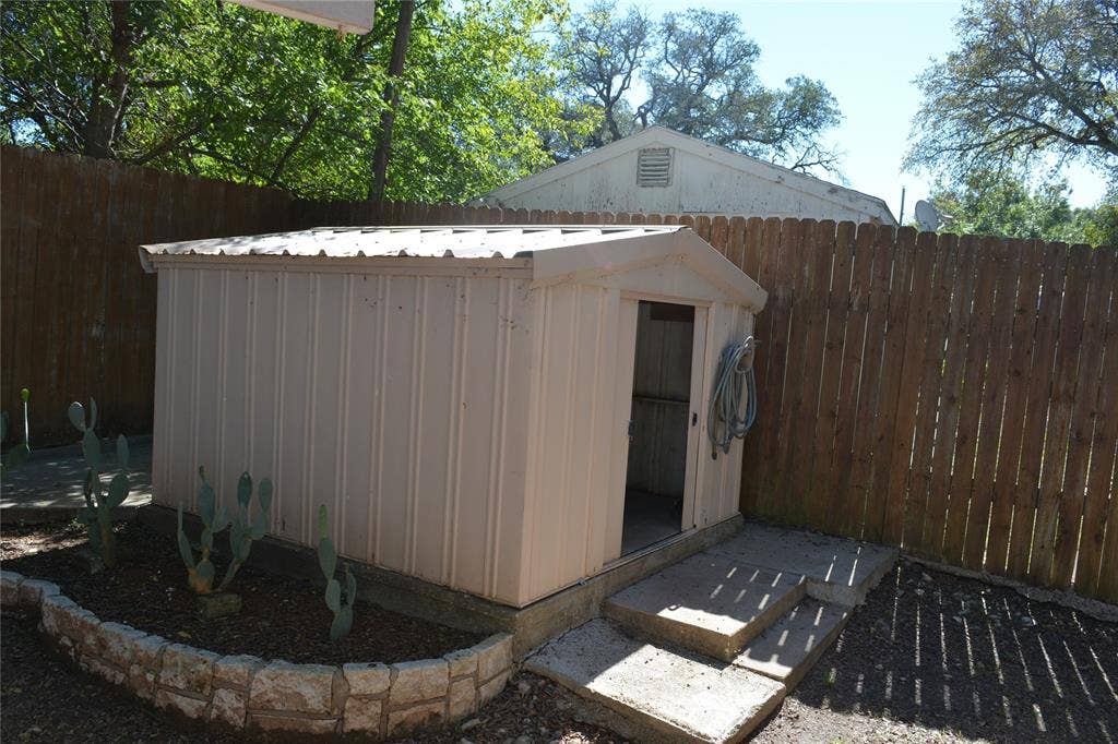 298 County Road 1700, Clifton, TX 76634