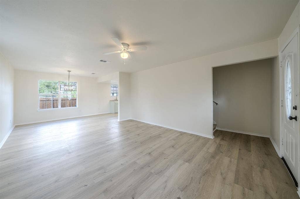 205 Chappell Street, Terrell, TX 75160 Living and Dining area