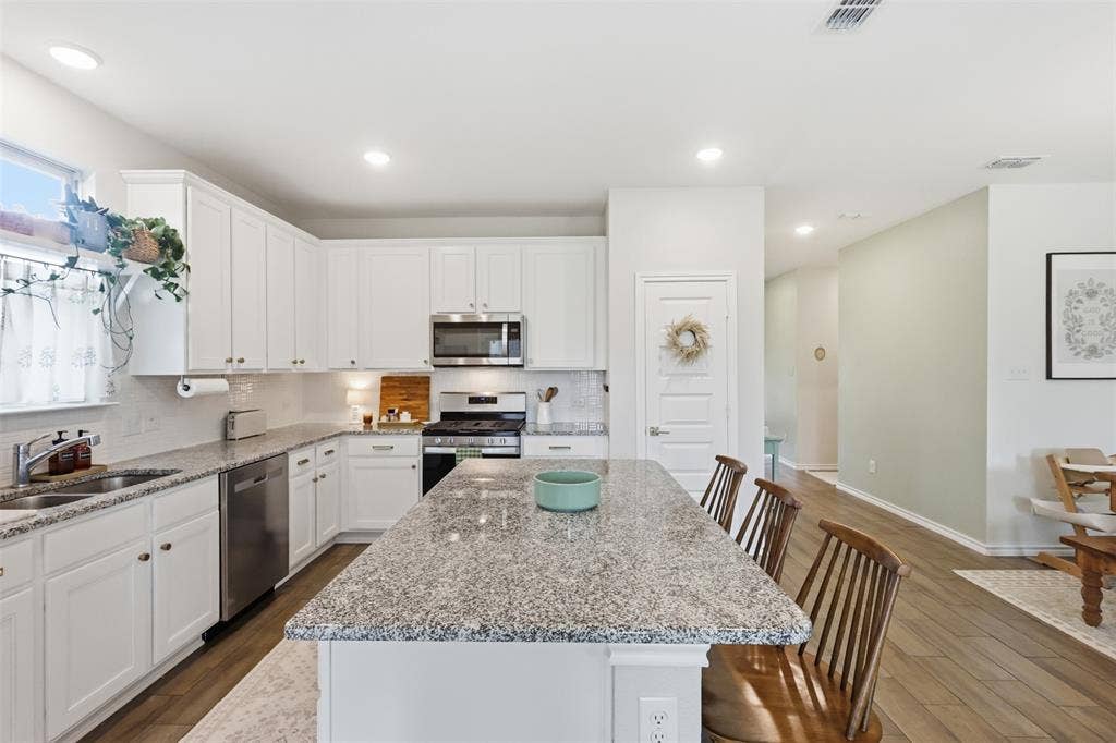 8209 Tomcat Trail, Godley, TX 76044