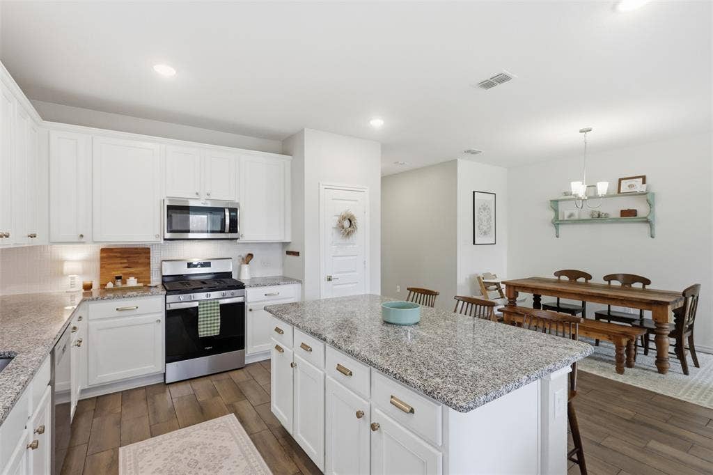 8209 Tomcat Trail, Godley, TX 76044