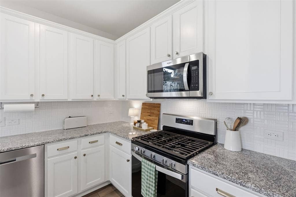 8209 Tomcat Trail, Godley, TX 76044