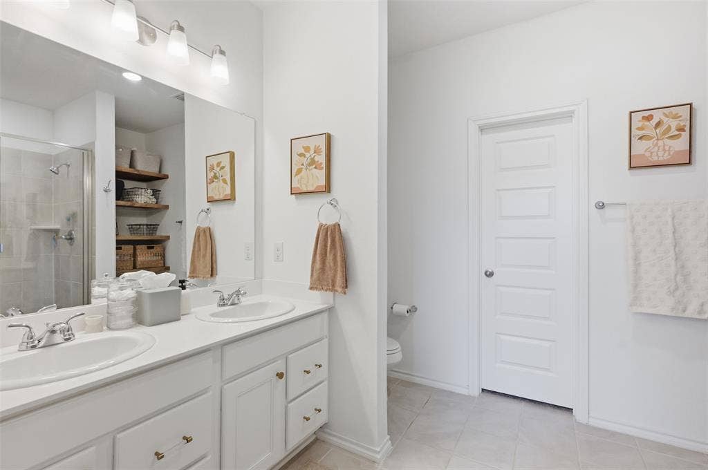8209 Tomcat Trail, Godley, TX 76044