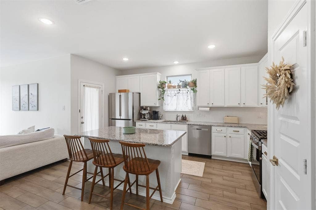 8209 Tomcat Trail, Godley, TX 76044
