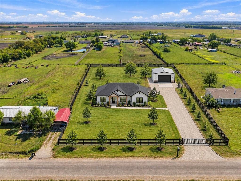 276 Winding River Circle, Farmersville, TX 75442 Virtually staged home