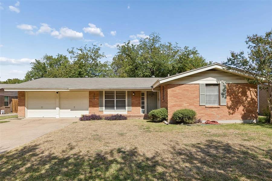 Property photo for 1723 Carlisle Street, Irving, TX