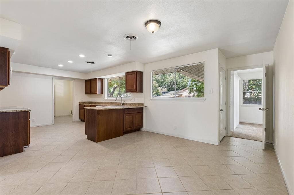 1723 Carlisle Street, Irving, TX 75062 1723 Carlisle Street, Irving, TX 75062