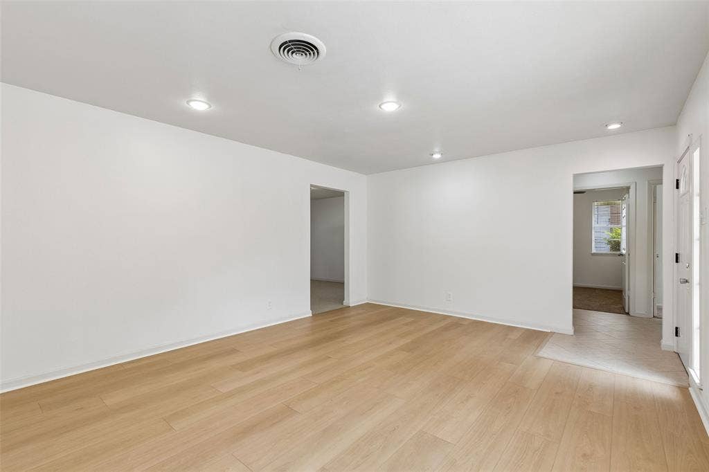 1723 Carlisle Street, Irving, TX 75062 1723 Carlisle Street, Irving, TX 75062